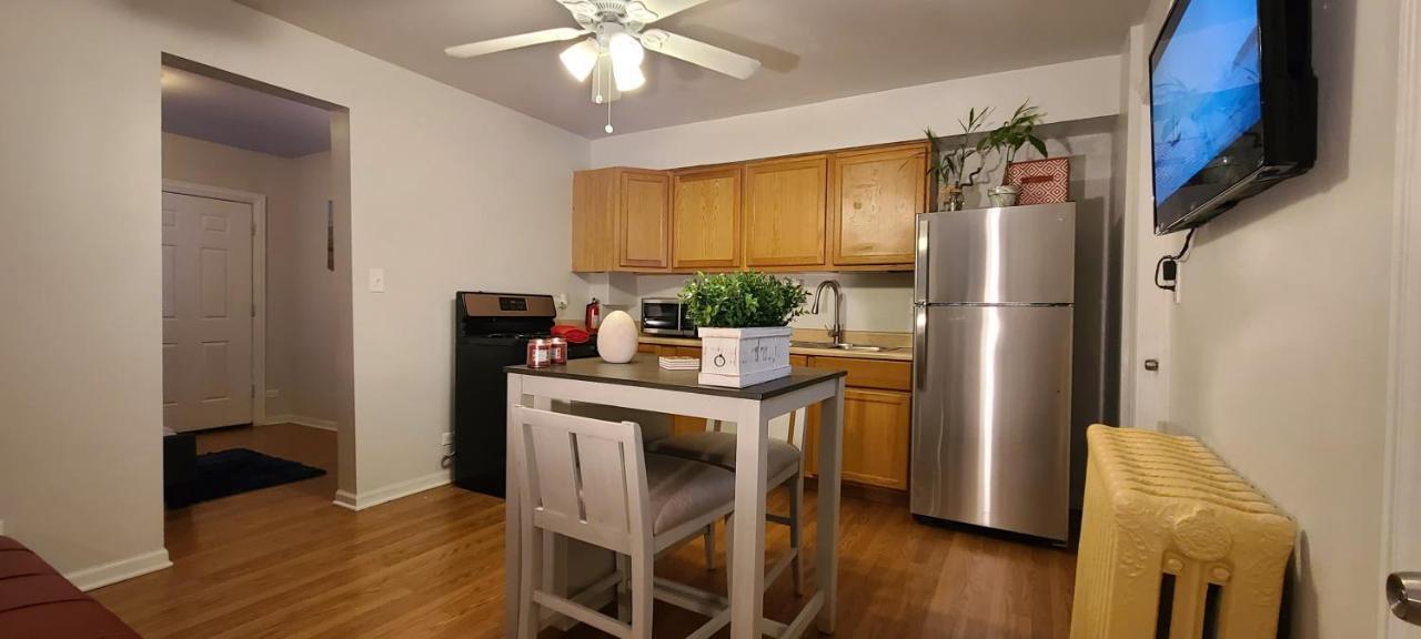 Cozy 1 Bedroom, 1 Min From Irving Park Blue Line, Free Parking Σικάγο Εξωτερικό φωτογραφία